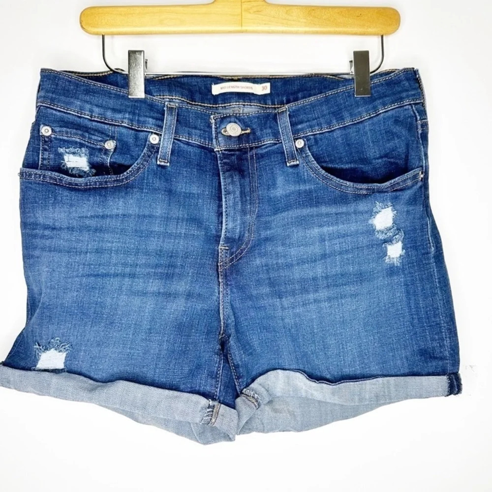 Levi's Mid Length Shorts Size 30